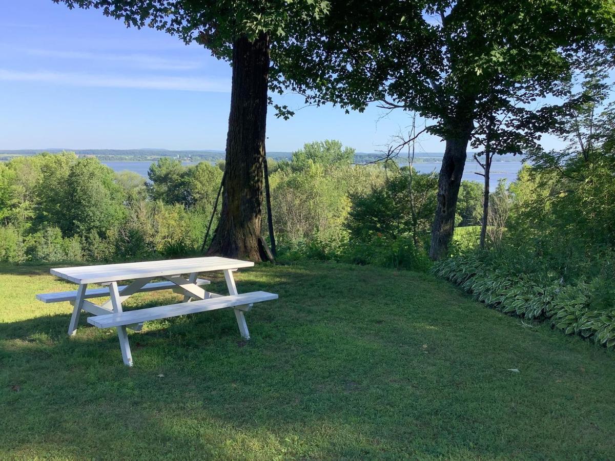Les Saisons Du Fleuve Bed and Breakfast Lotbiniere Exterior foto