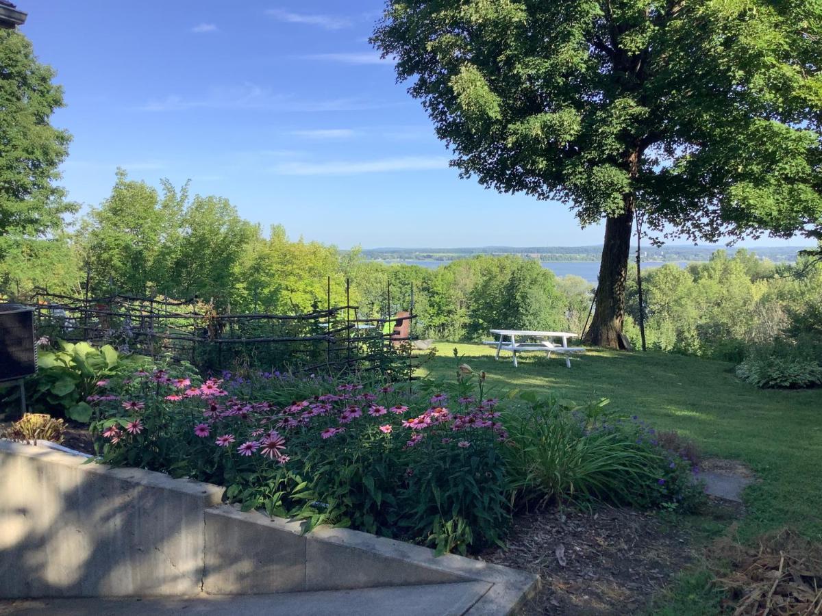 Les Saisons Du Fleuve Bed and Breakfast Lotbiniere Exterior foto