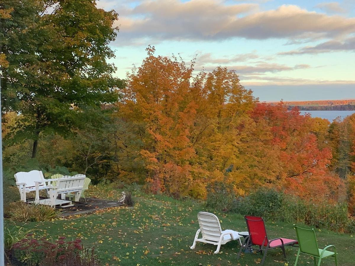 Les Saisons Du Fleuve Bed and Breakfast Lotbiniere Exterior foto